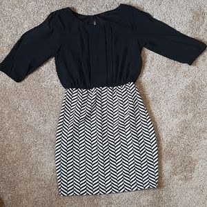 iz Byer dress. Black/white chevron bottom Sz Small